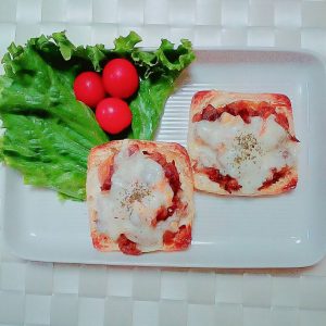 焼肉のタレでつくる薄揚げのチーズピザ